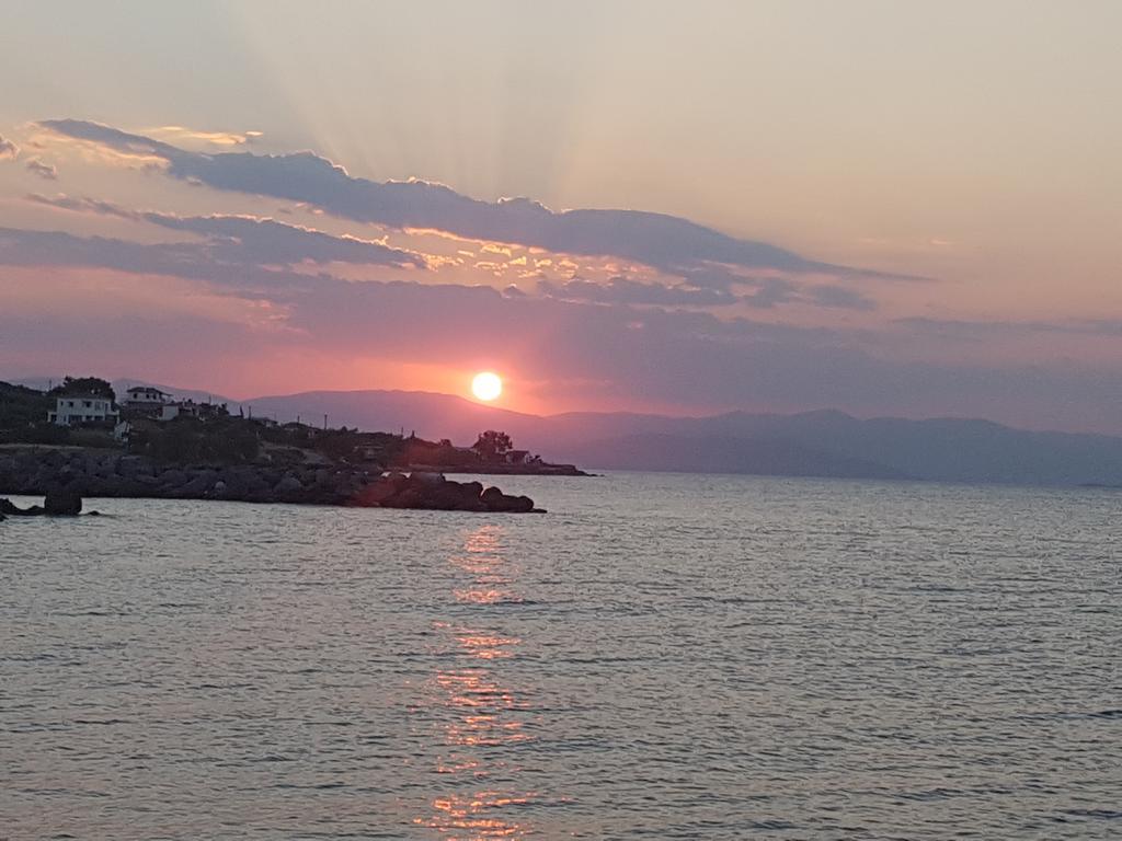 Pansion Marousa Méthana Buitenkant foto